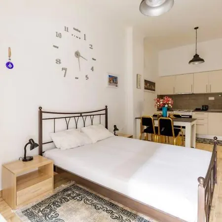 Perfect Place 71α Thessaloníki